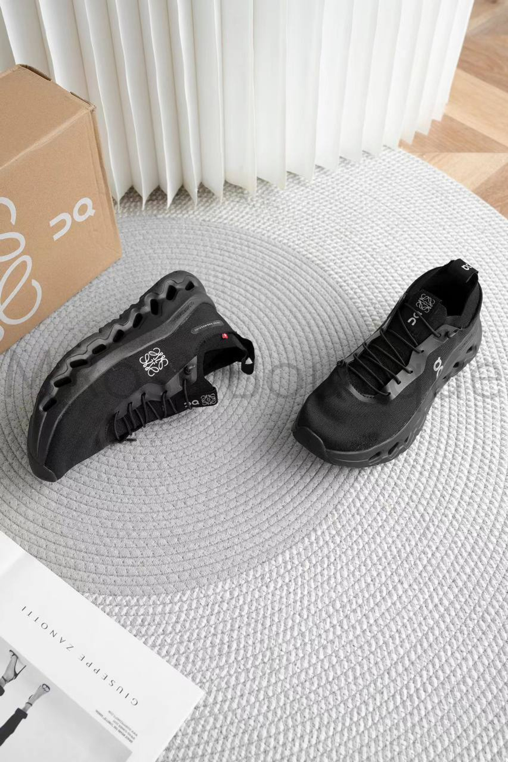 Кроссовки Loewe Cloudtilt женские черные на толстой подошве