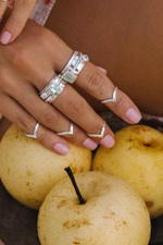 Кольцо «Мозаик» с овальным зеленым кварцем и сердечком белый циркон