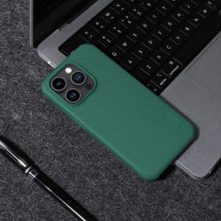 Усиленный зеленого цвета (Deep Green) от Nillkin c поддержкой зарядки MagSafe для iPhone 15 Pro, серия Super Frosted Shield Pro Magnetic Case