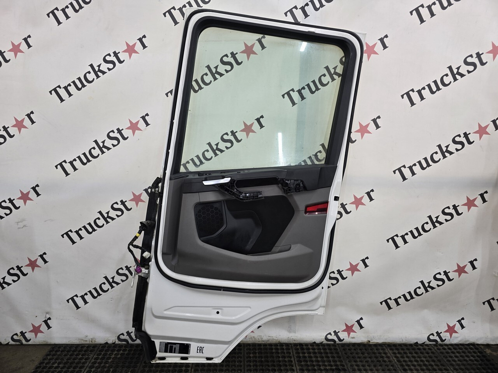 Дверь правая 2020г.