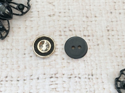 Пуговицы, 2 прокола, d 11 мм