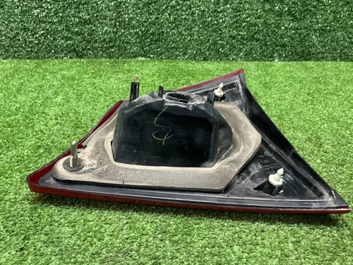 Фонарь левый внутренний Suzuki Vitara 2 (14-19)