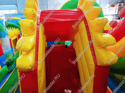 Коммерческий батут "Белый клык в джунглях", размер 6*5*4 м