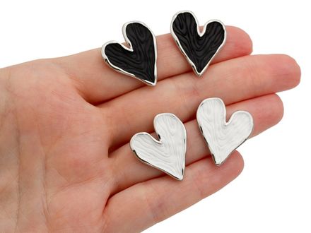 Серьги-гвоздики "Сердце" 24мм, белые