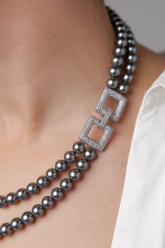 Колье "Эмили" серый жемчуг с серебряной застежкой из кубических микроцирконов