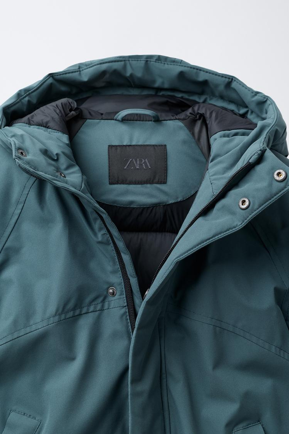 ZARA СТЕГАНАЯ КУРТКА С КАПЮШОНОМ WATER REPELLENT, НЕФТЯНОЙ