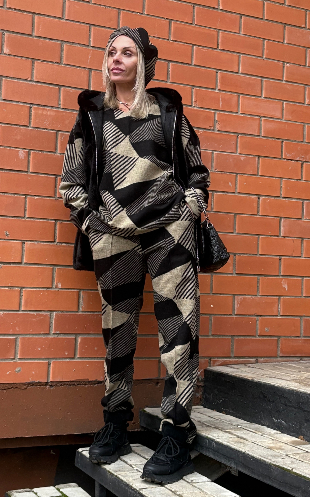 Брюки со стрелкой / бежевый+ кушак+ лонг