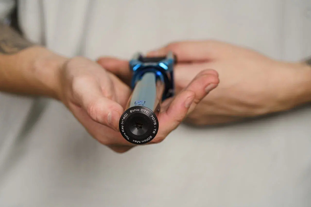 Вилка Ethic Merrow v3 fork SCS chrome blue
