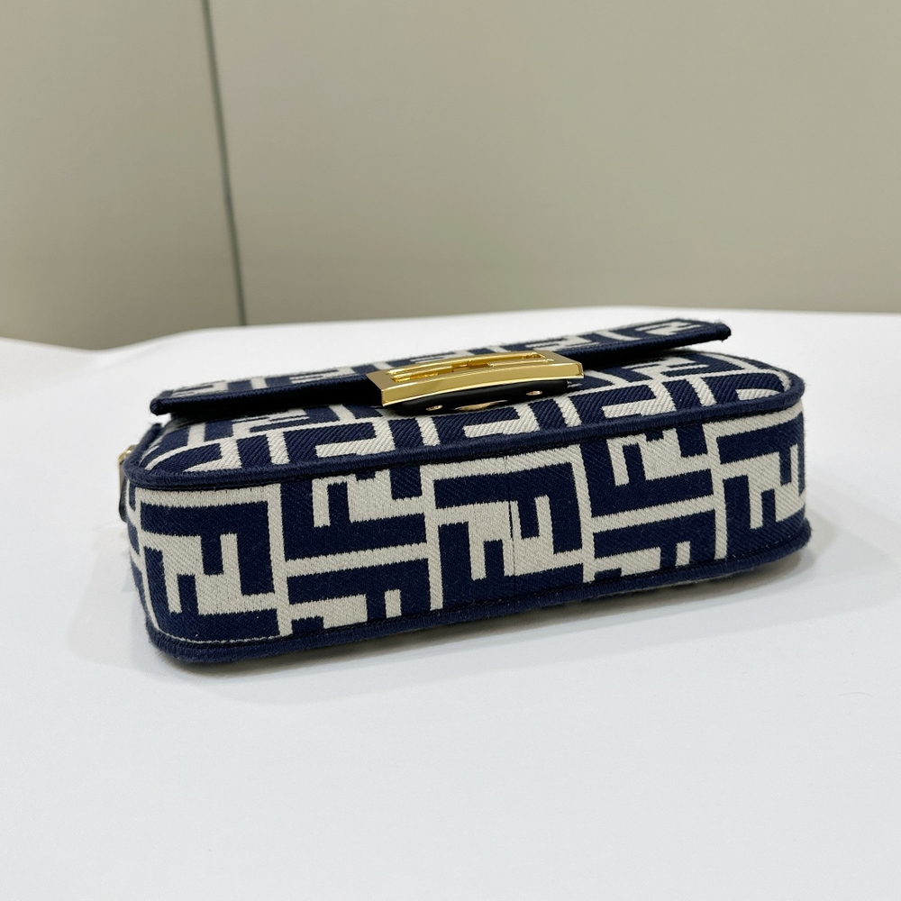 Fendi Baguette 19 cm