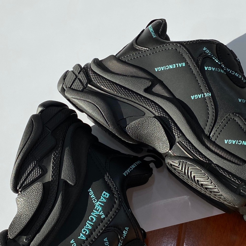 Balenciaga Triple S