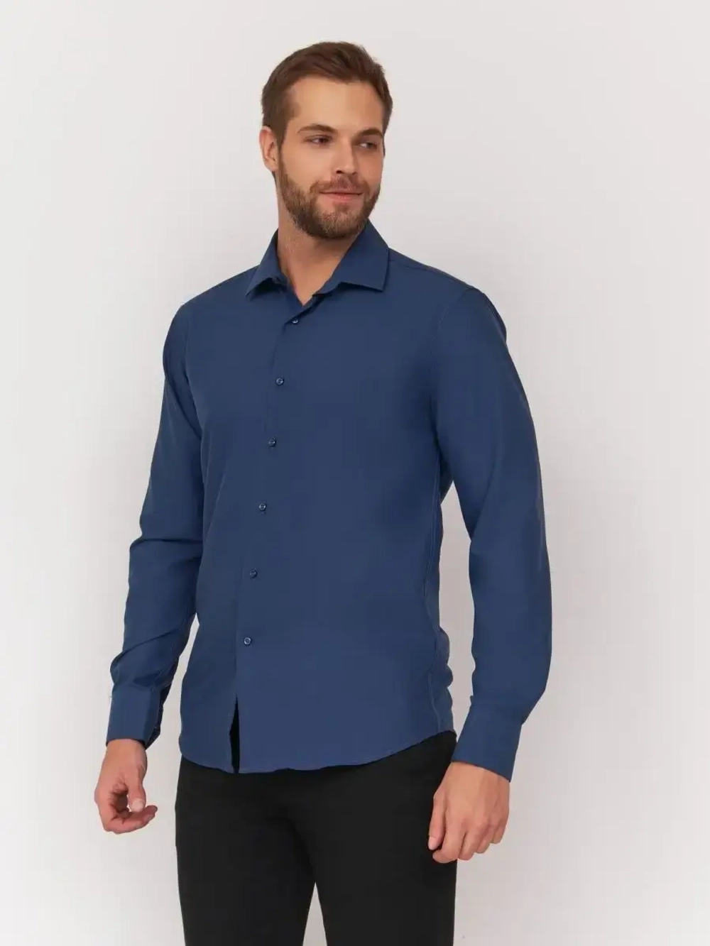 Рубашка классическая с длинным рукавом приталенная