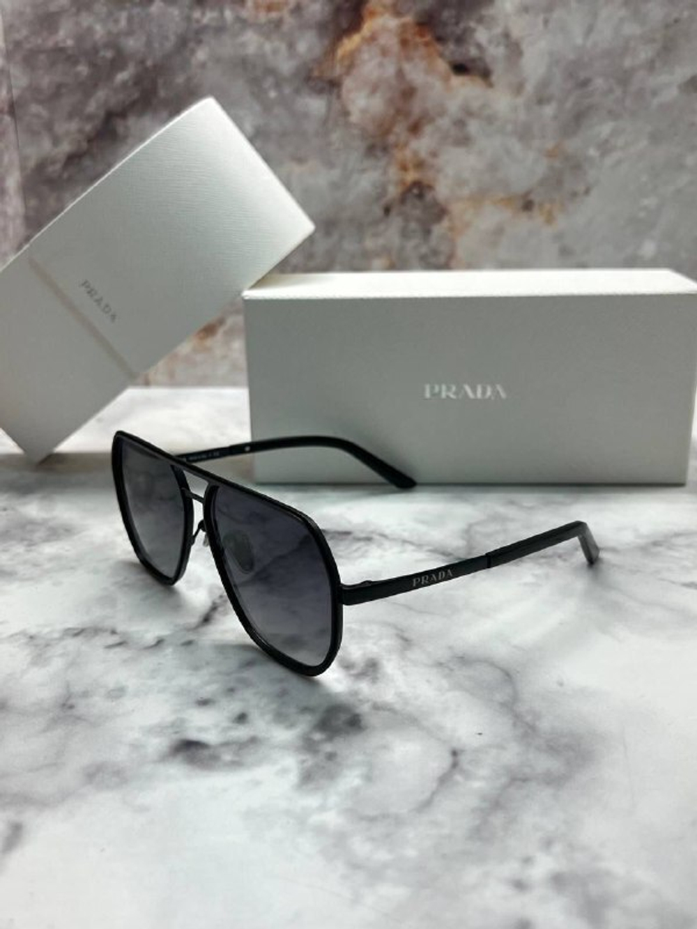 Очки Prada