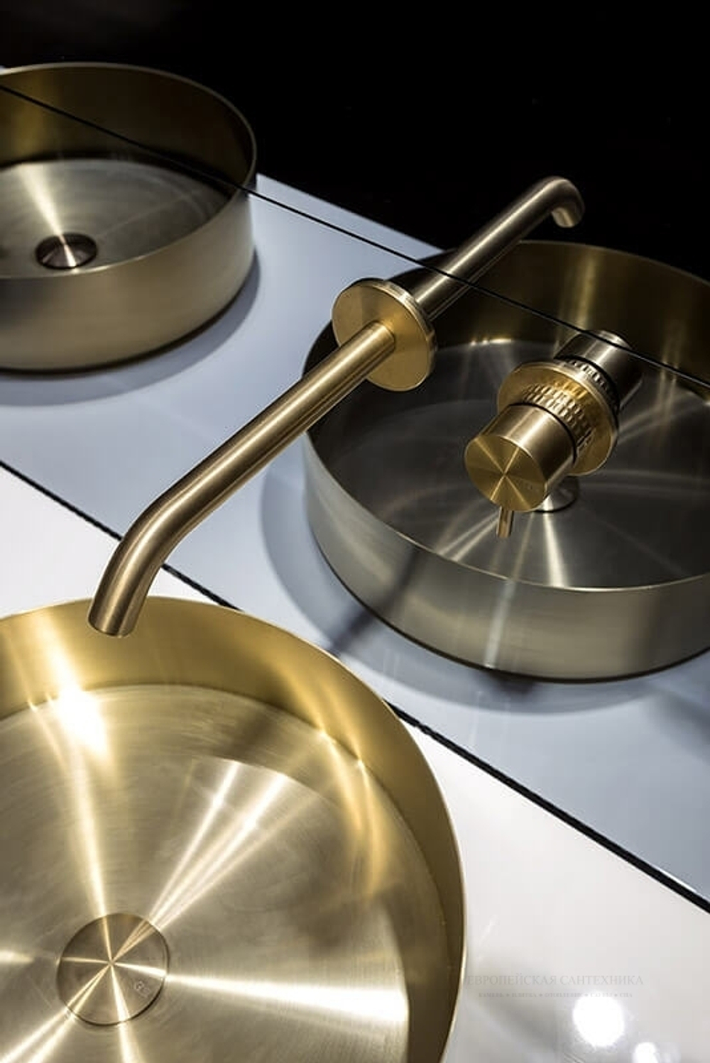 Раковина Gessi 316, накладная, без перелива, Ø400хh125 мм, цвет Brass Brushed PVD