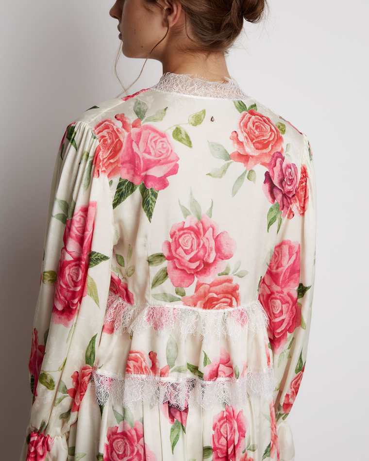 Блуза из вискозы с кружевной лентой розы молочный