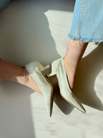 Женские туфли в бело-жемчужном цвете Hestia BIANCA