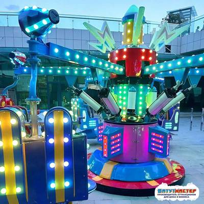 Карусель с подъёмом «Космодром мечты» 8 кабинок, 16 мест 8×8×4 м