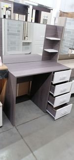 Стол туалетный