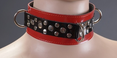 Ошейник из красной лакированной кожи