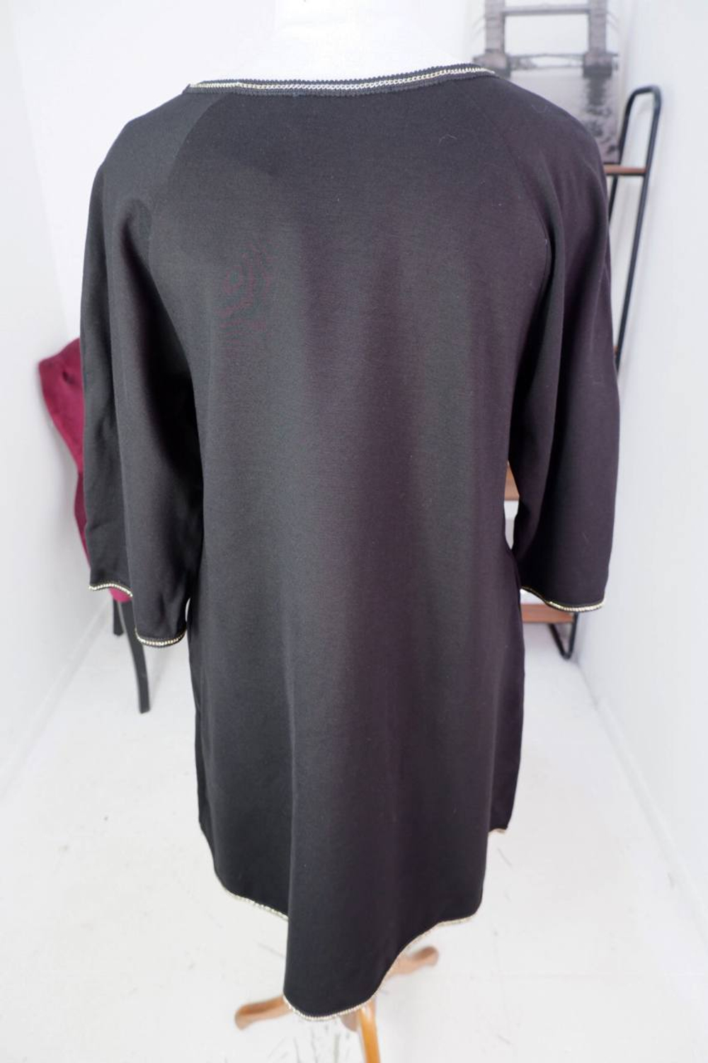 Платье Lucky Move практичное, визуально на 48 размер, новое