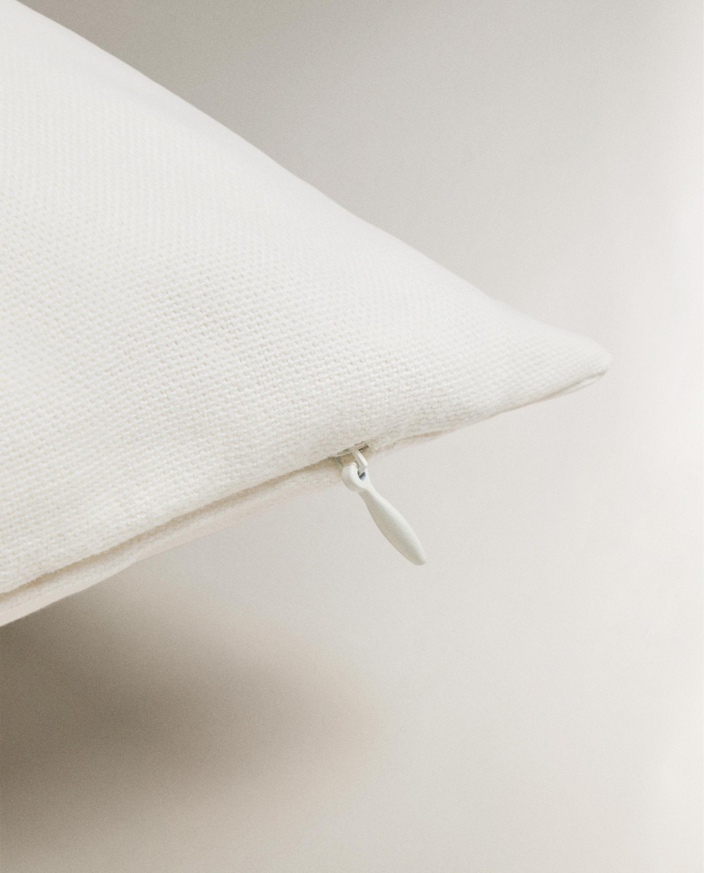 Zara Home наволочка декоративная из хлопка, молочный, 45x45 см