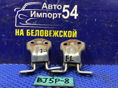 Петля двери передней левой MAZDA FAMILIA 2003