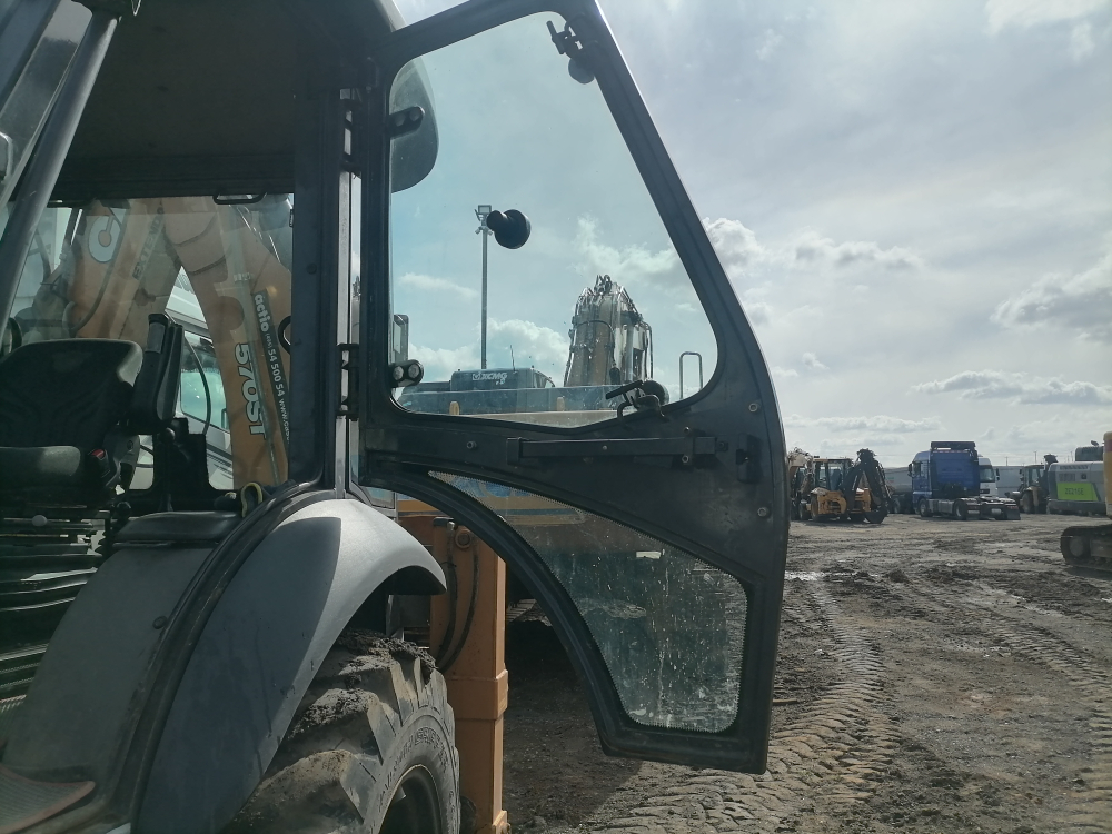 Case 570 Экскаватор-погрузчик 570ST (Дизельный, 3,9 л, 96 л.с., АТ)