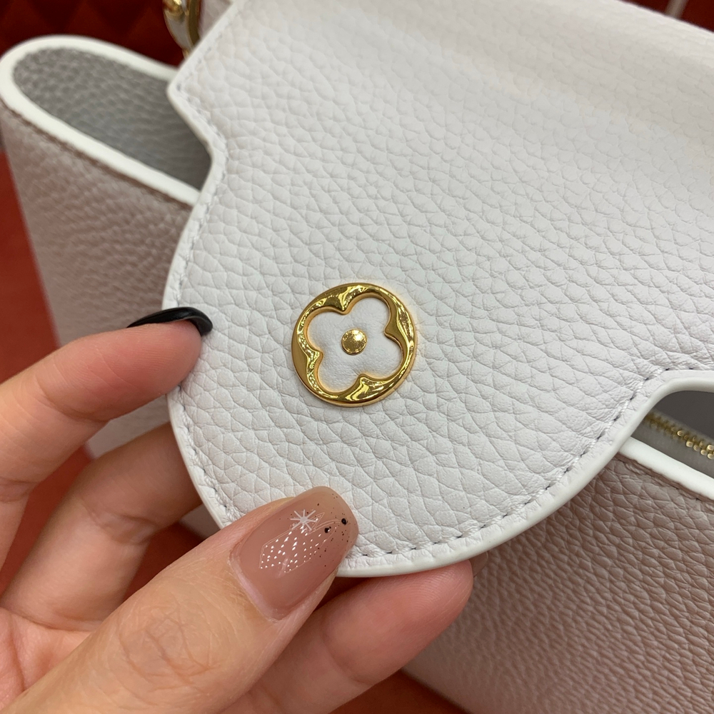 Louis Vuitton Capucines BB