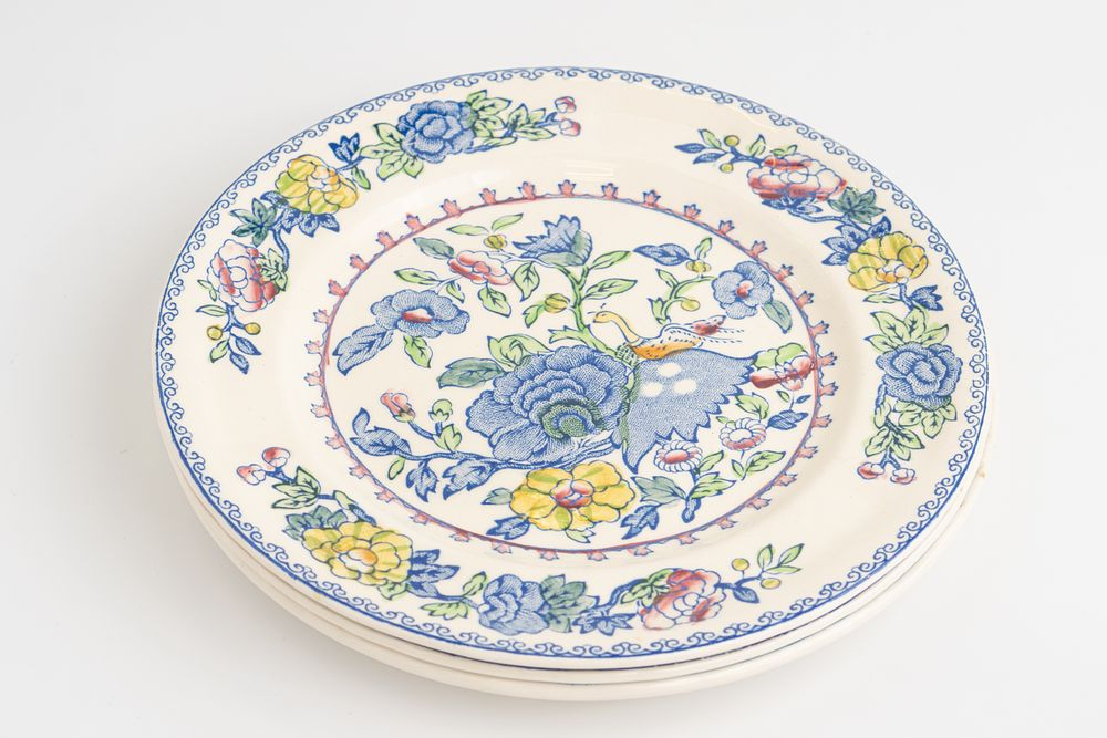 Три десертные тарелки из сервиза «Regency»