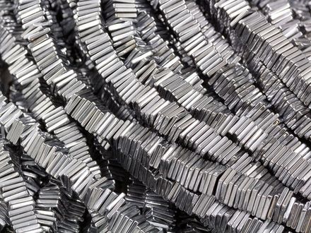 Нить бусин из гематита 6мм (пластины)