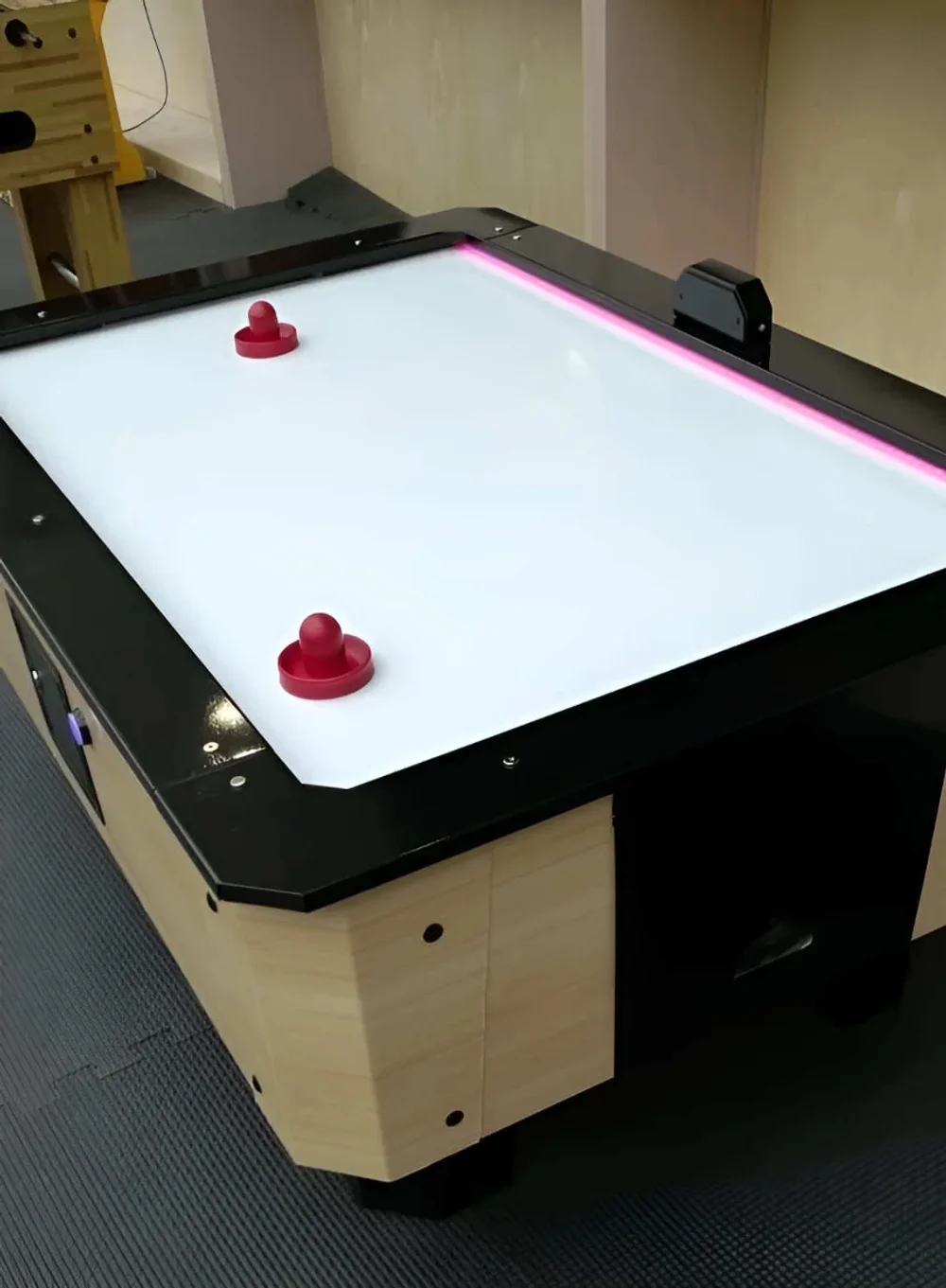 Детский аэрохоккей (180х110х75 см) с лампой над полем