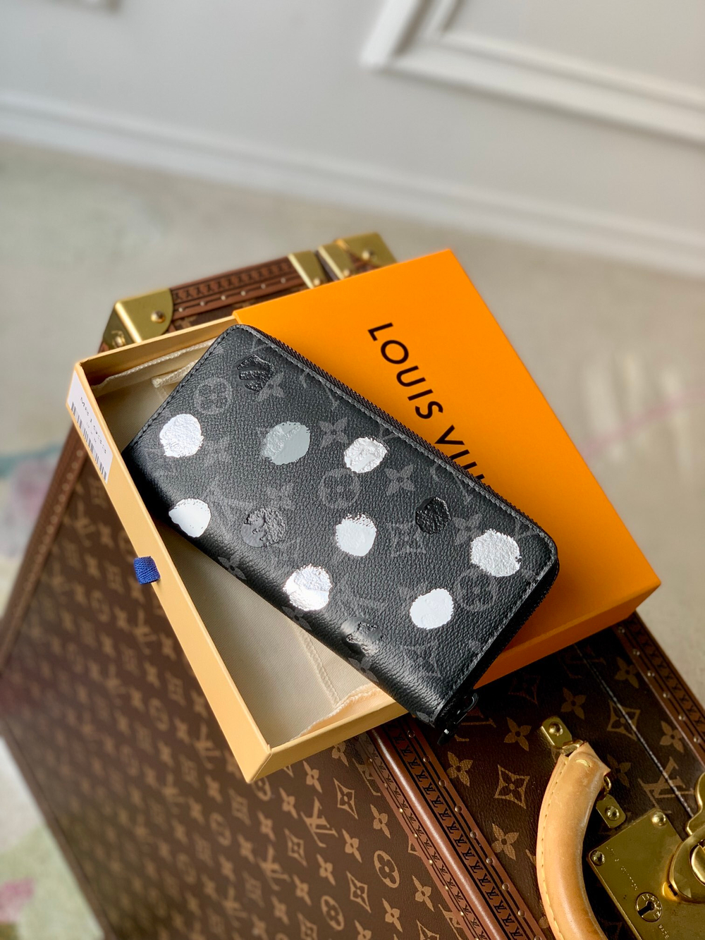 Louis Vuitton Zippy Vertical Wallet