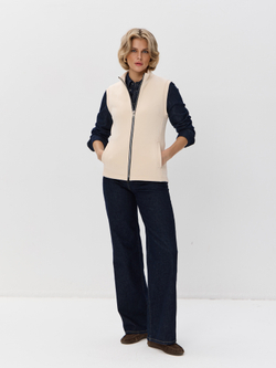 Жилет с начесом на молнии