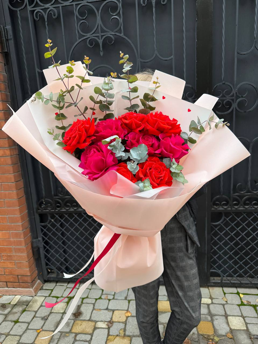 Букет красных французских роз 9 штук