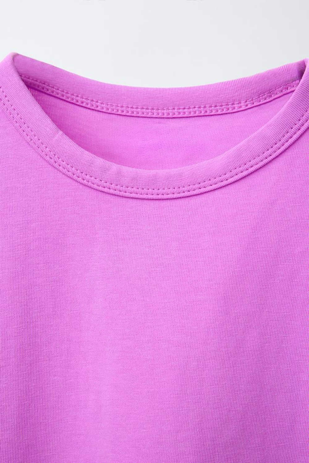 ZARA ОДНОТОННАЯ ФУТБОЛКА, ФИОЛЕТОВЫЙ