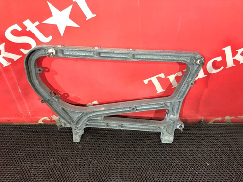 Кронштейн глушителя