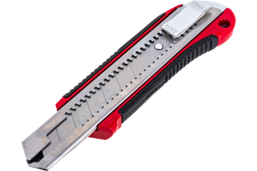 Нож, 25 мм, выдвиж. лезвие, усилен. металл. направляющая, металл. обрезин. рукоятка Matrix (Матрикс)