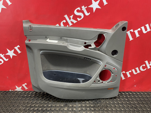 Обшивка двери левой 2020г