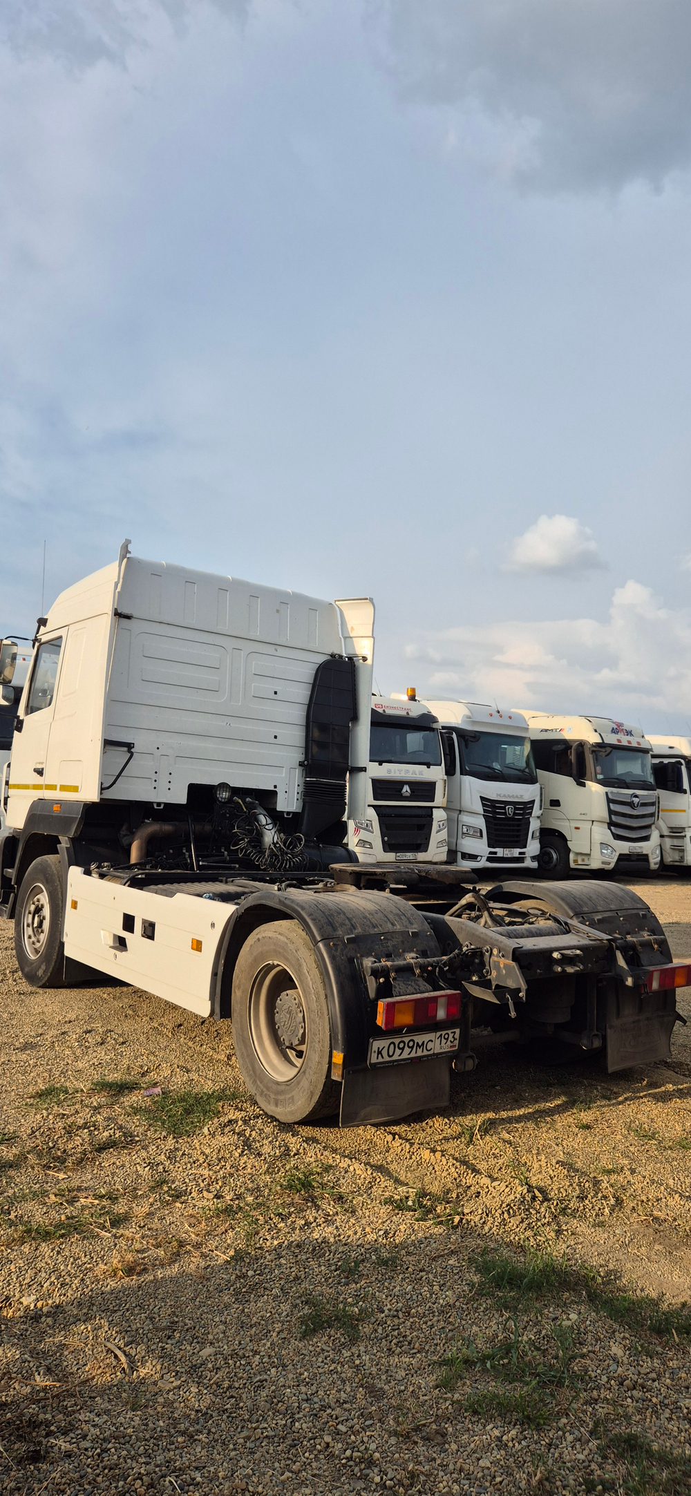 МАЗ 5440 4x2 Седельный тягач 544028-570-031 (Дизельный, 11,6 л, 423 л.с., МТ)