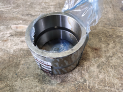 Втулка 707-76-75040