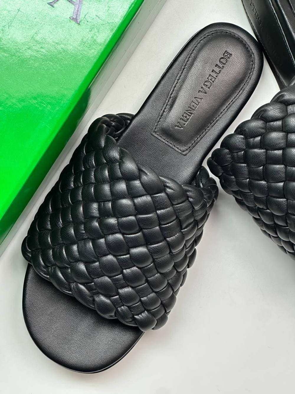 Шлепанцы Bottega Veneta