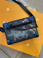 Сумка-мессенджер Louis Vuitton