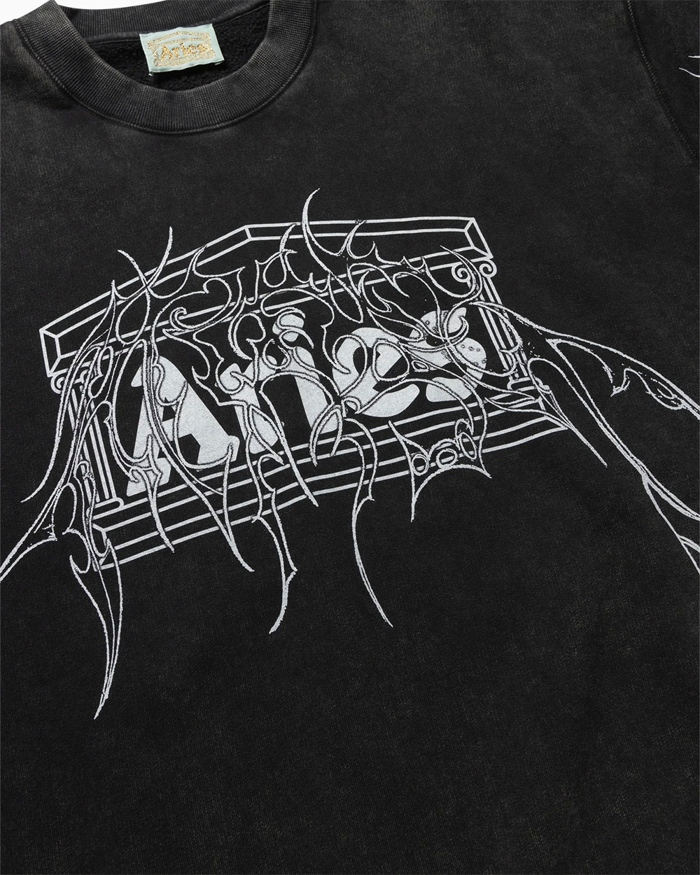 Свитшот Aries Aged Overlord Sweatshirt