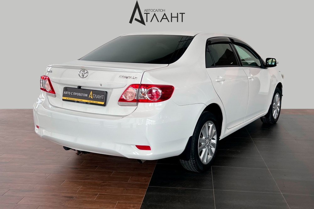 Toyota Corolla, 2011 год