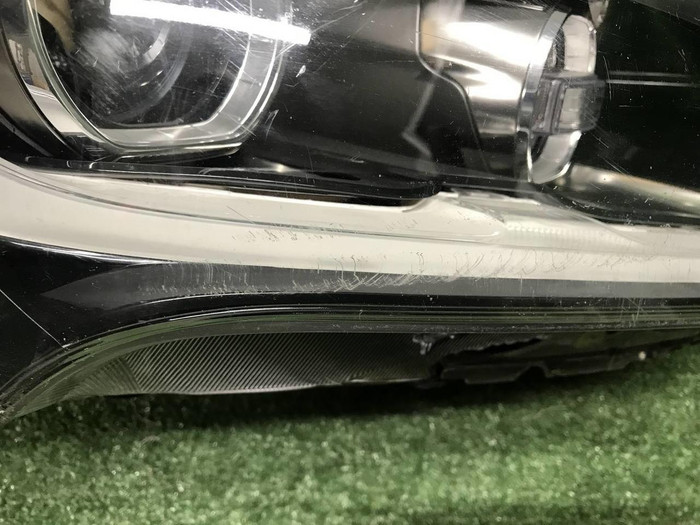 Фара правая Hyundai Grand Santa Fe 3 15-18 ксенон