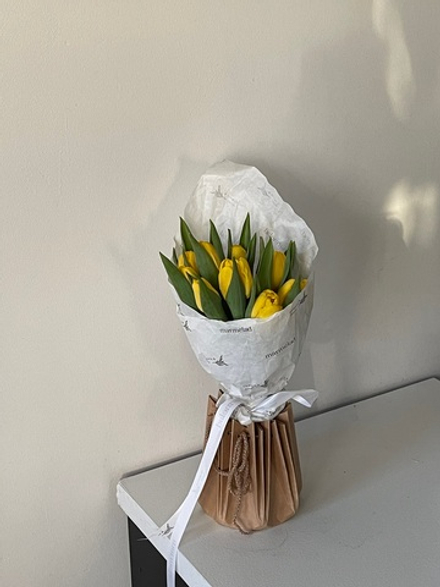 Кулек из тюльпанов желтого цвета доступен к заказу с 3.03.2026