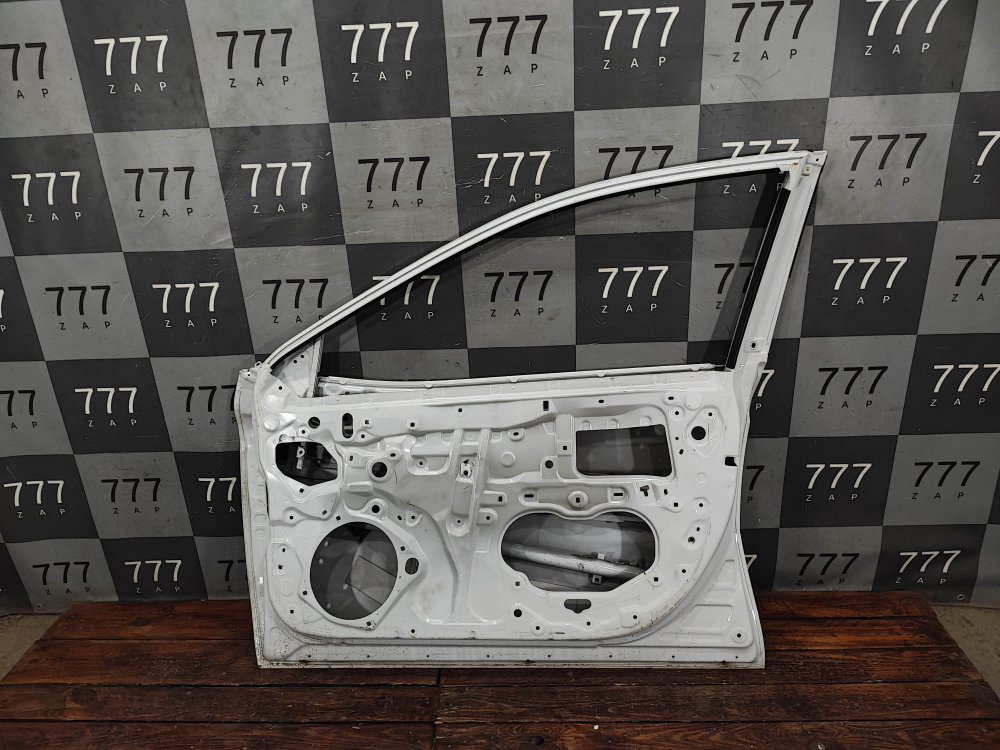 Дверь передняя правая Toyota Camry (XV70) 17-нв Б/У Оригинал 6700106290