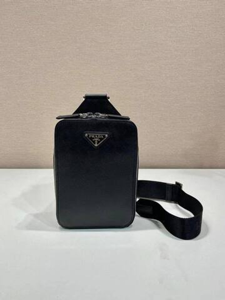 Сумка-слинг Prada