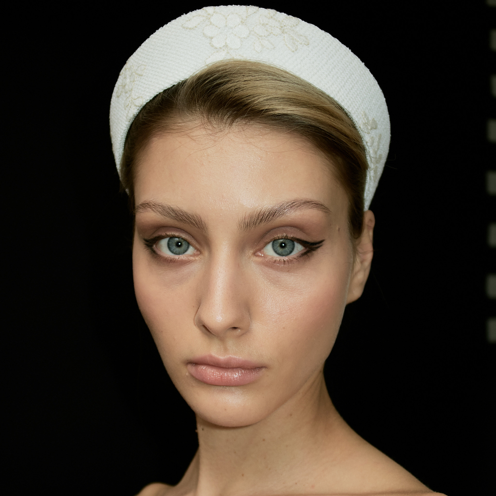 Кокошник белый с гипюром