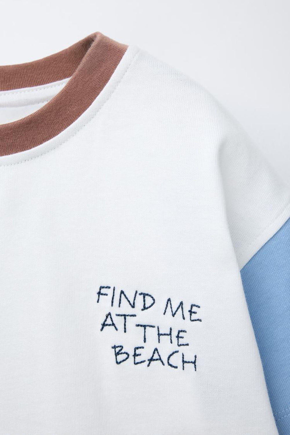 ZARA КОМПЛЕКТ ИЗ ФУТБОЛКИ И ШОРТОВ-ДЖОГГЕРОВ В СТИЛЕ КОЛОР-БЛОК, КОРИЧНЕВЫЙ