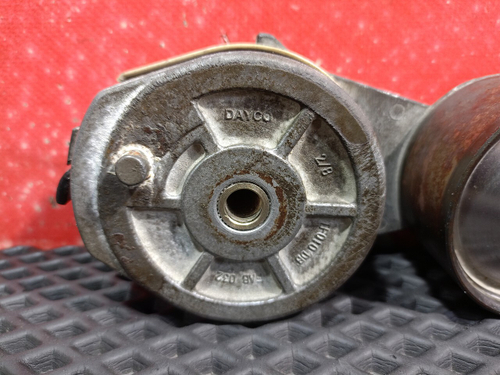 Ролик-натяжитель ручейкового ремня